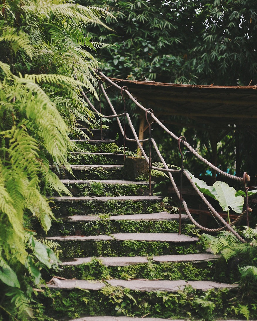 Photo by Taylor Simpson on Unsplash VIKA jewels blog post Slow Fashion – eine faire Alternative.