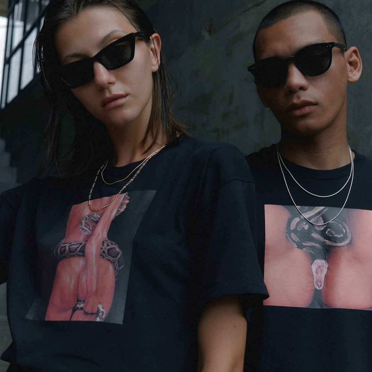 VIKA jewels T-Shirts T-Shirt Snake wraps female body Black  regular cut black t-shirt  heat transfer print: Snake wraps female body  100% cotton  unisex  model wears size L  handprinted in Berlin